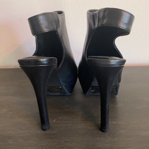 BCBGeneration black leather sling back heels! 🖤 - Picture 3 of 6